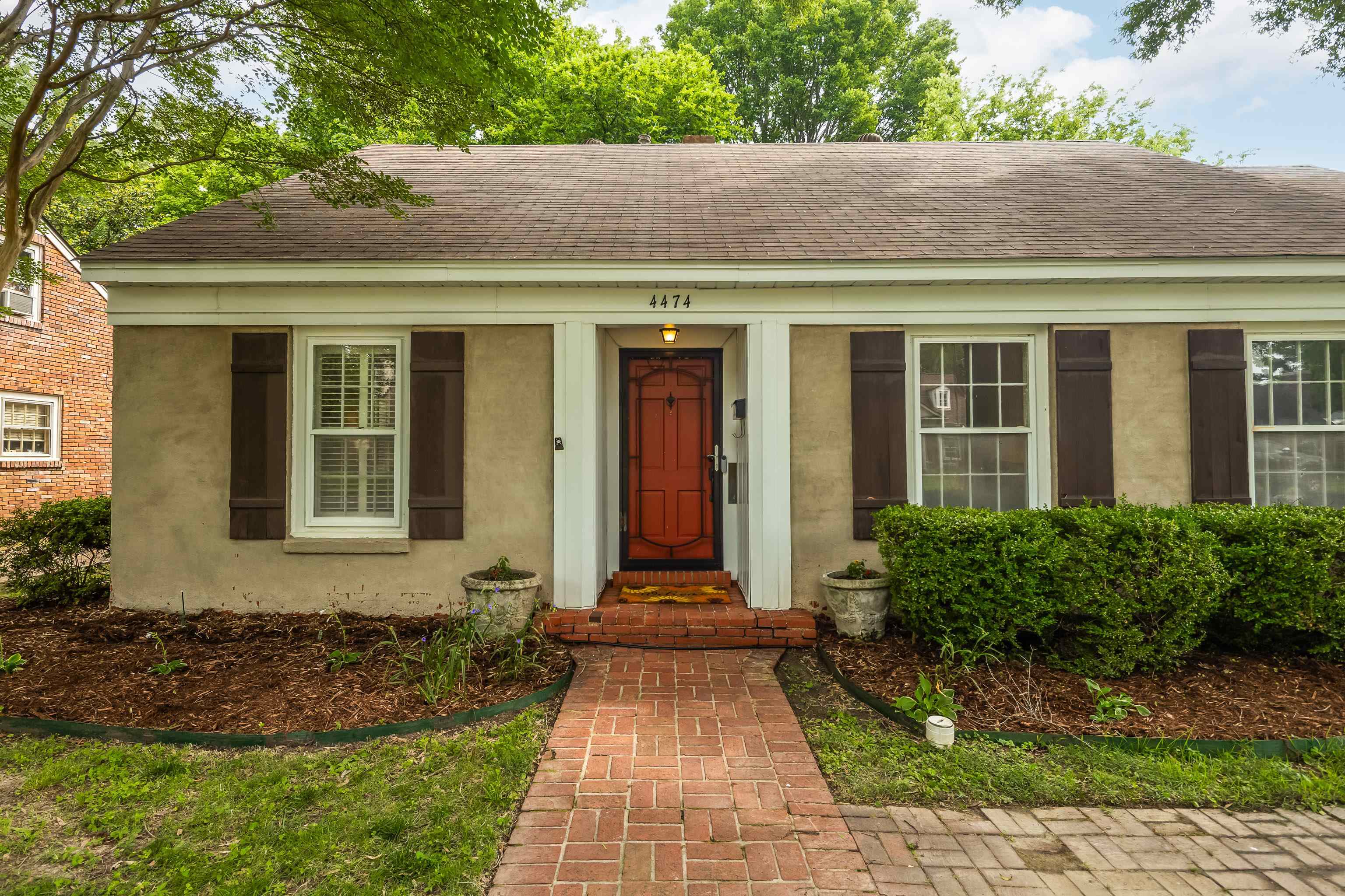 4474 Cherrydale Road Memphis, TN 38117 - Photo 34 of 35 a front view of a house with garden