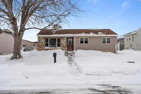 $235,000 | 729 5th Street South, Wahpeton, ND 58075