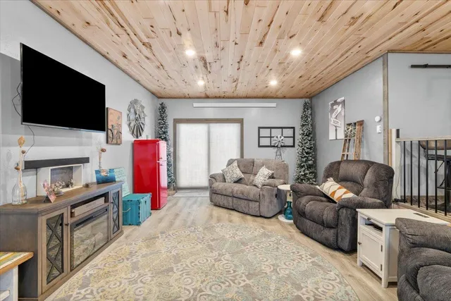 $235,000 | 729 5th Street South, Wahpeton, ND 58075