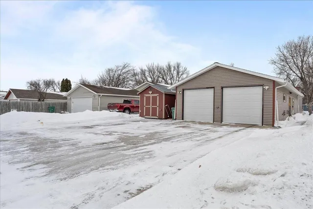 $235,000 | 729 5th Street South, Wahpeton, ND 58075