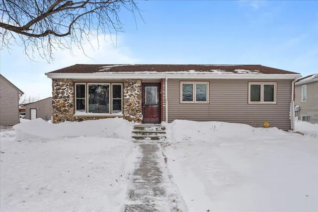 $235,000 | 729 5th Street South, Wahpeton, ND 58075