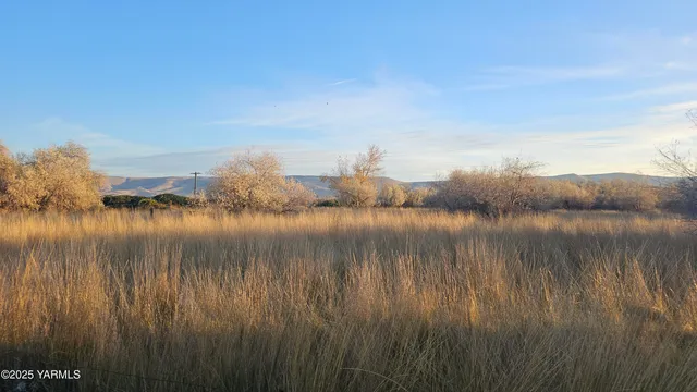 $585,000 | Nna Old Inland Empire Highway, Prosser, WA 99350