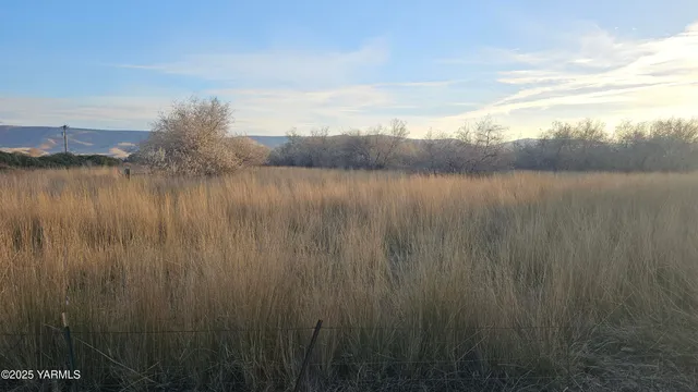$585,000 | Nna Old Inland Empire Highway, Prosser, WA 99350