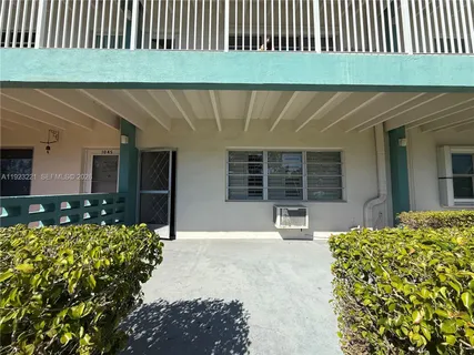 $1,900 | 3922 Northeast 166th Street, Unit S105, North Miami Beach, FL 33160