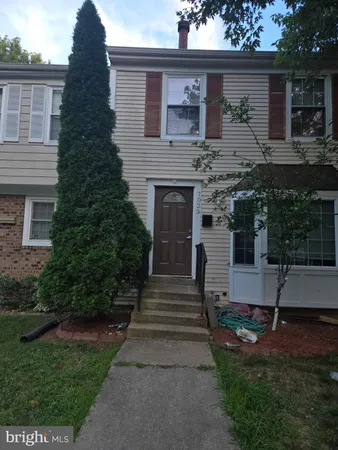 front view of house with a yard
