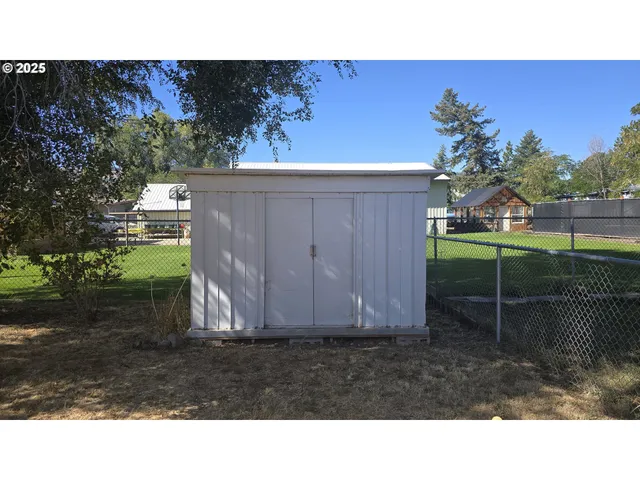 $249,900 | 1406 North Willow Street, La Grande, OR 97850