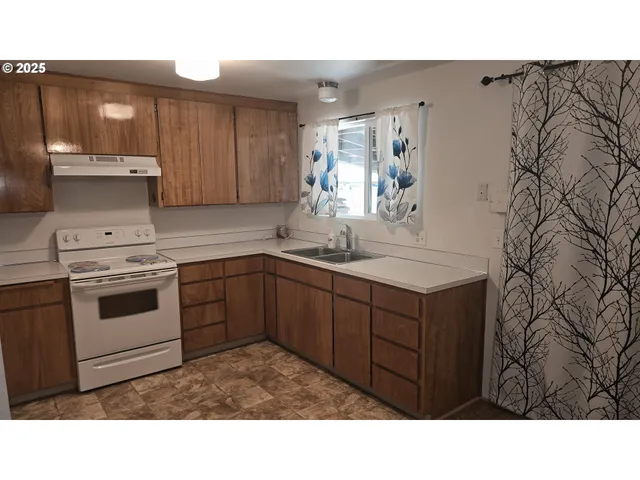 $249,900 | 1406 North Willow Street, La Grande, OR 97850