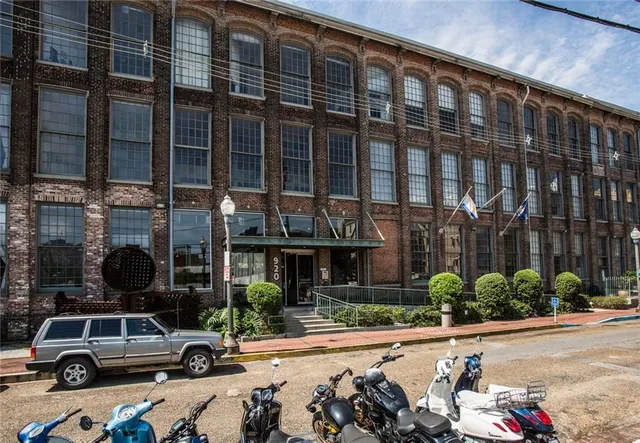 $1,750 | 920 Poeyfarre Street, Unit 234, New Orleans, LA 70130