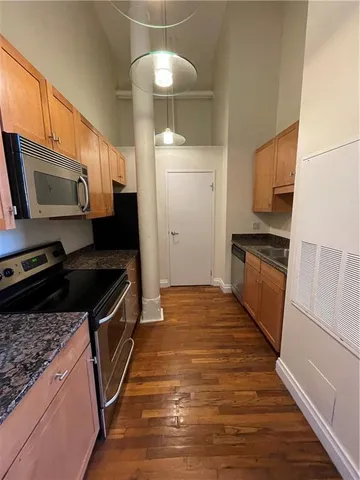 $1,750 | 920 Poeyfarre Street, Unit 234, New Orleans, LA 70130