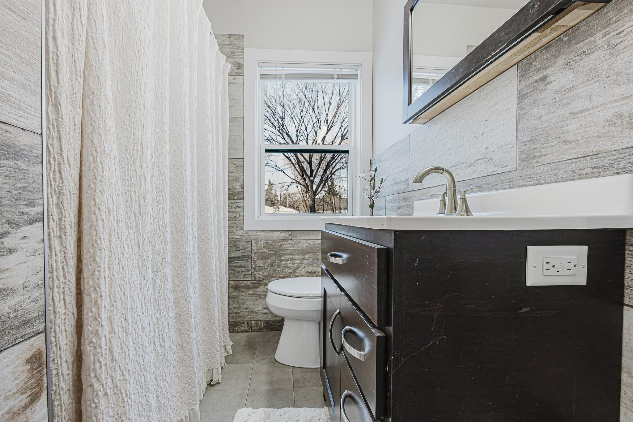 427 13th Street South Moorhead, MN 56560 - Photo 17 of 36