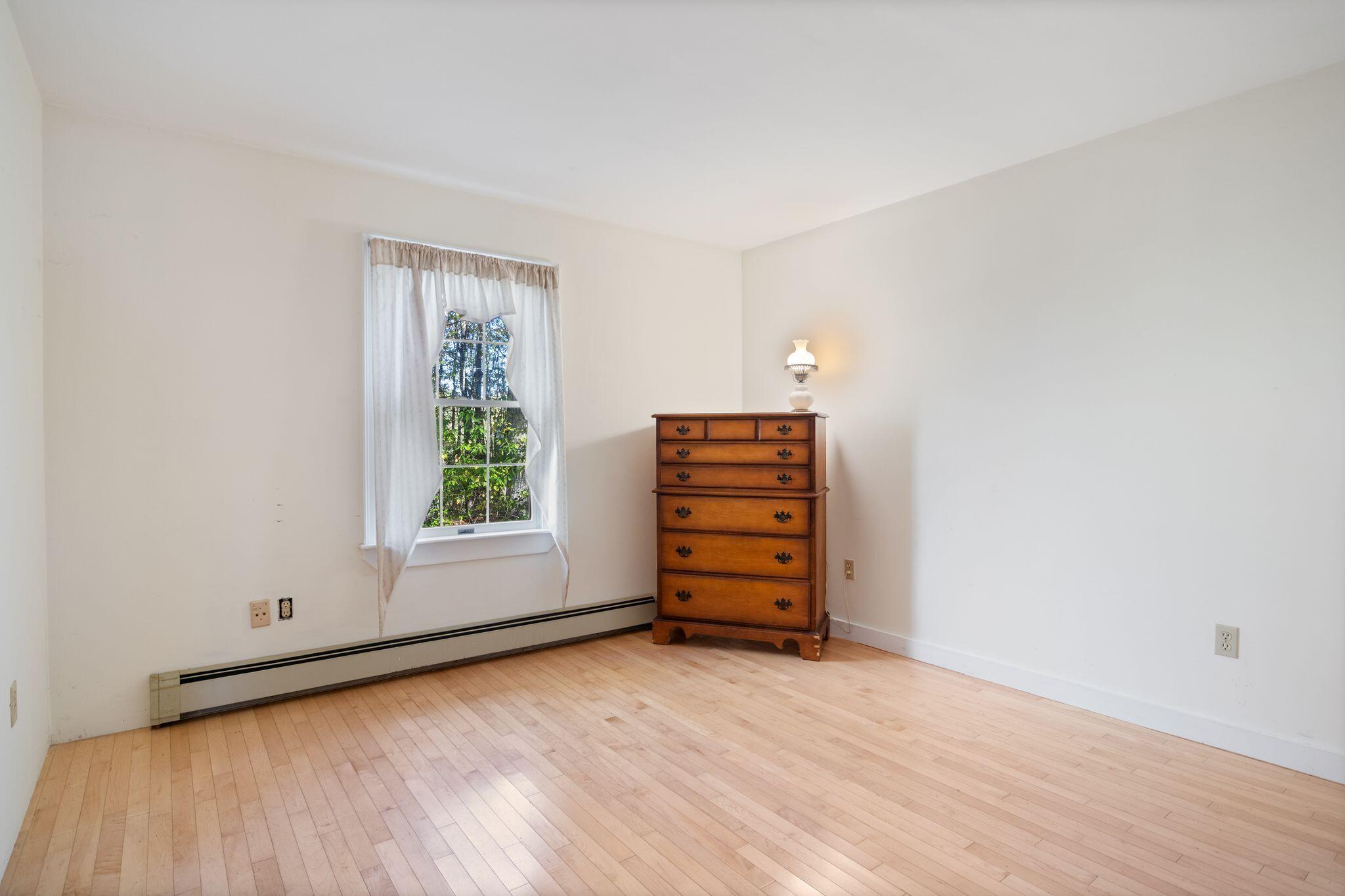 6 Passaic Road Cape Neddick, ME 03902 - Photo 24 of 35 Bedroom 3