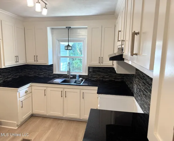 $185,000 | 1708 Robinson Street, Natchez, MS 39120