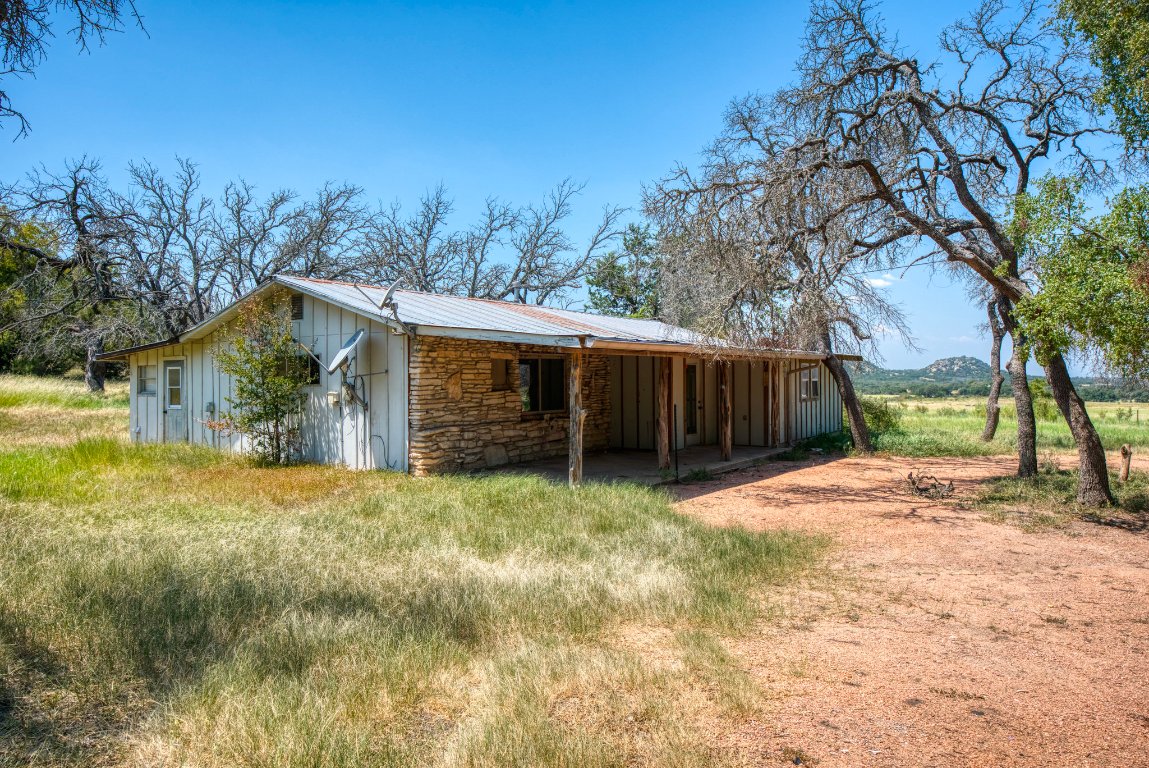 51 D S Road Fredericksburg, TX 78624 - Photo 9 of 19 a backyard of a house