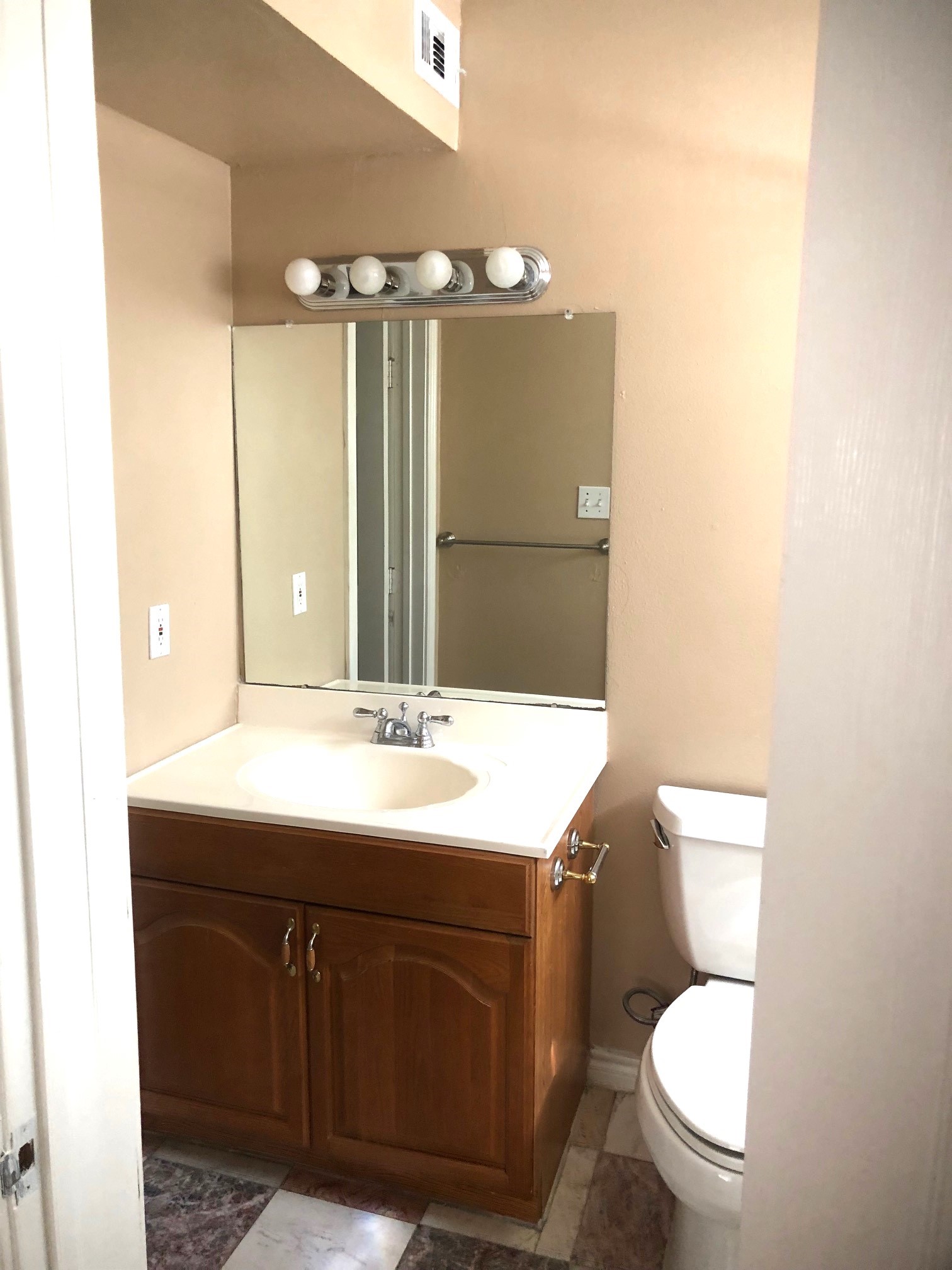 4122 Drake Street, Unit 1/2 Houston, TX 77005 - Photo 20 of 24 1st floor bathroom
