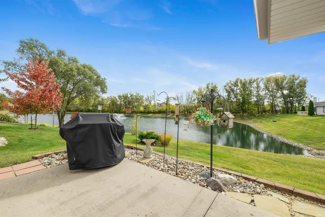 $379,900 | 1108 Lake Pointe Cove, Fort Wayne, IN 46845