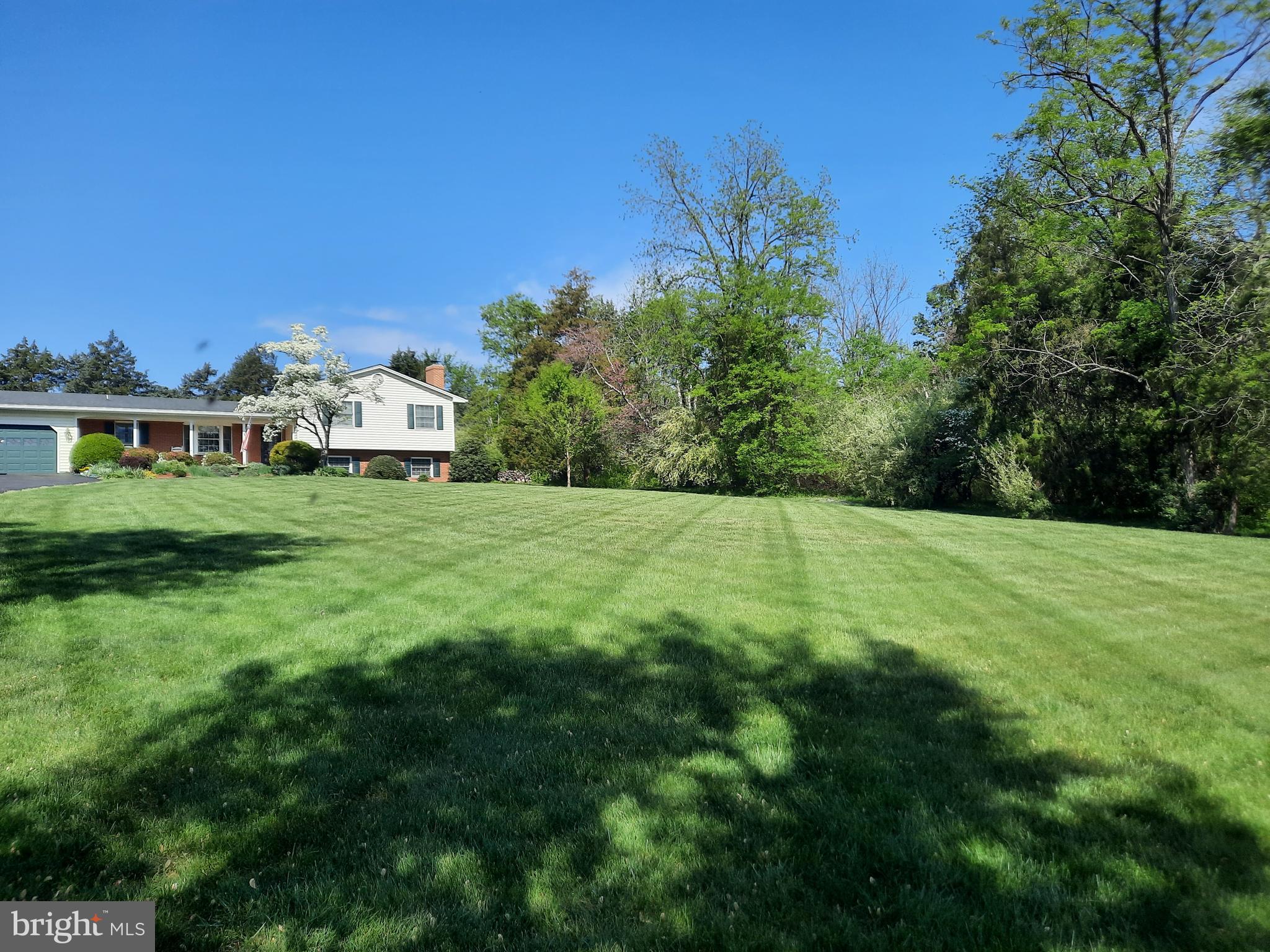 19887 Smith Circle Ashburn, VA 20147 - Photo 5 of 27 Exterior Front
