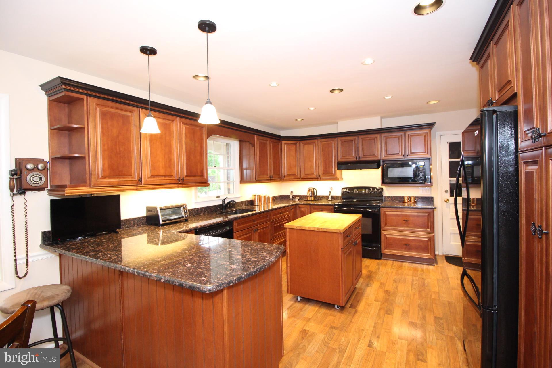 19887 Smith Circle Ashburn, VA 20147 - Photo 7 of 27