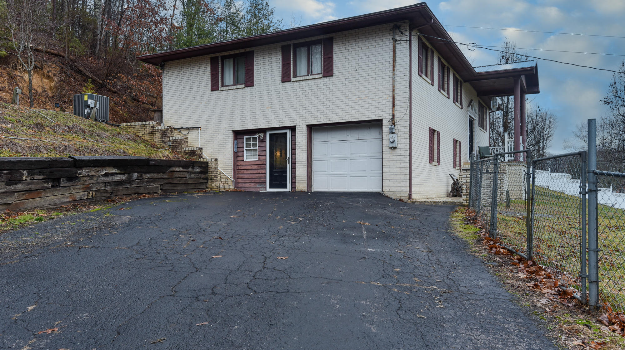 6399 Hurricane Road Wise, VA 24293 - Photo 4 of 28 DSC_0758-Edit