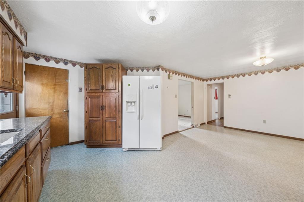 942 Shadycrest Road Pittsburgh, PA 15216 - Photo 11 of 40 Gallery Image 11