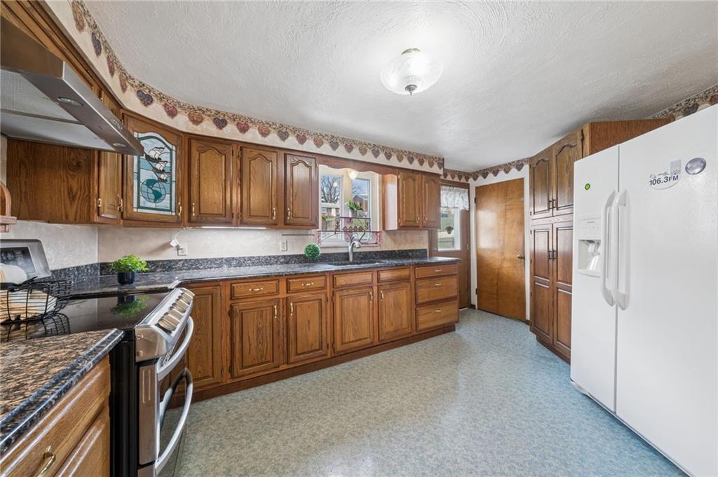942 Shadycrest Road Pittsburgh, PA 15216 - Photo 15 of 40 Gallery Image 15