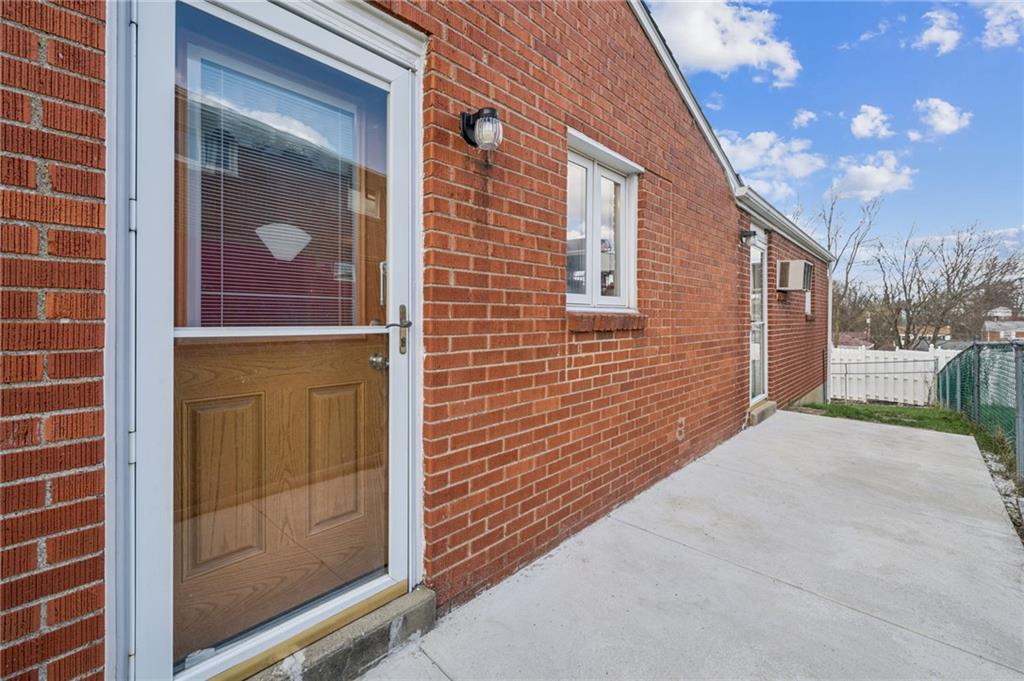 942 Shadycrest Road Pittsburgh, PA 15216 - Photo 34 of 40 Gallery Image 34