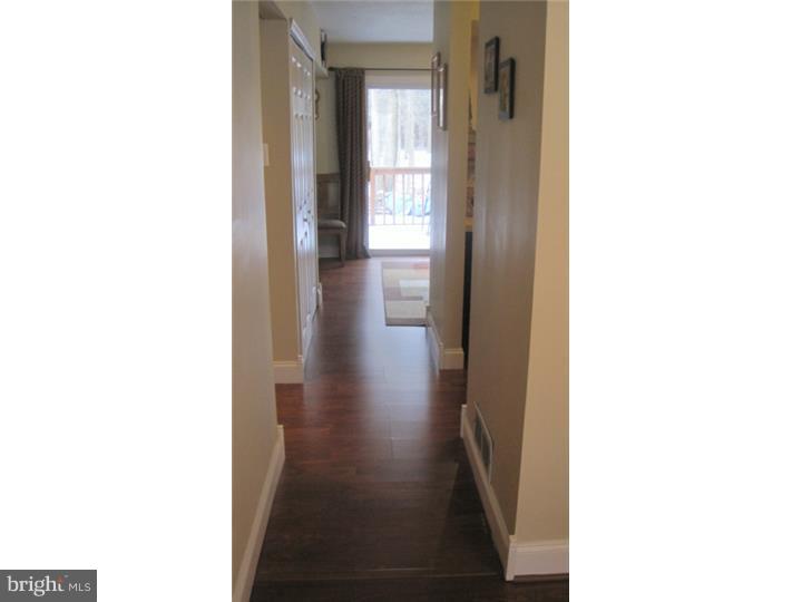 511 Fairview Road Medford, NJ 08055 - Photo 4 of 25 Hallway