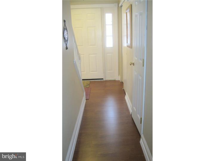 511 Fairview Road Medford, NJ 08055 - Photo 9 of 25 Hallway