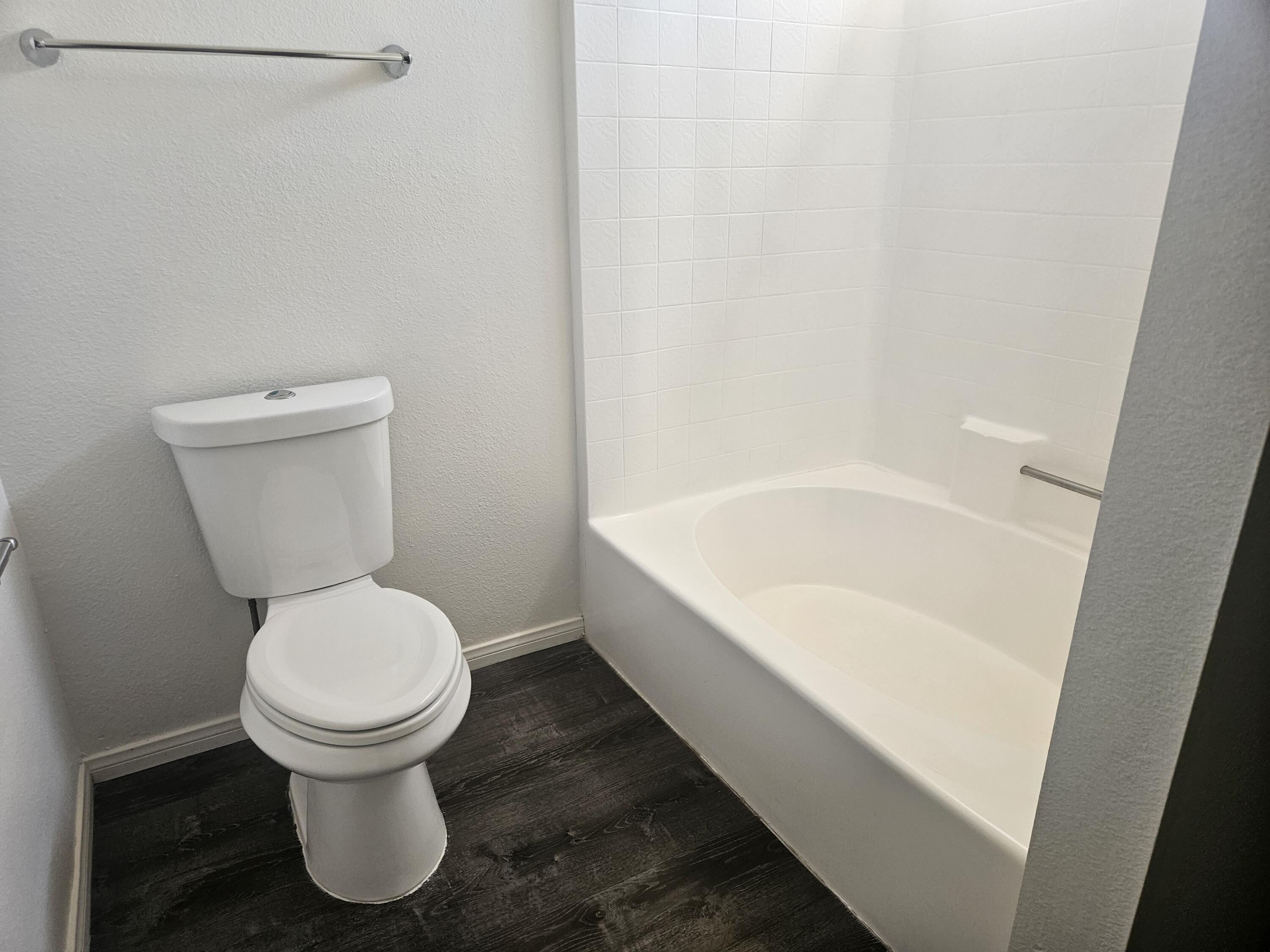 34177 Emily Way Rancho Mirage, CA 92270 - Photo 9 of 17 Bathroom