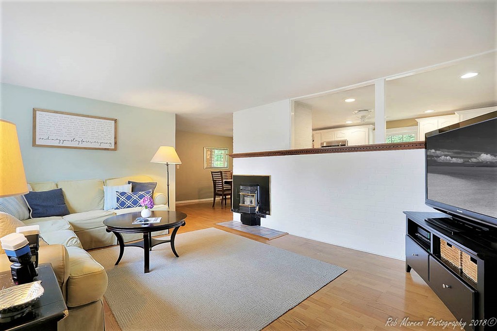 2 Gordon Road Beverly, MA 01915 - Photo 4 of 20 Gallery Image 4
