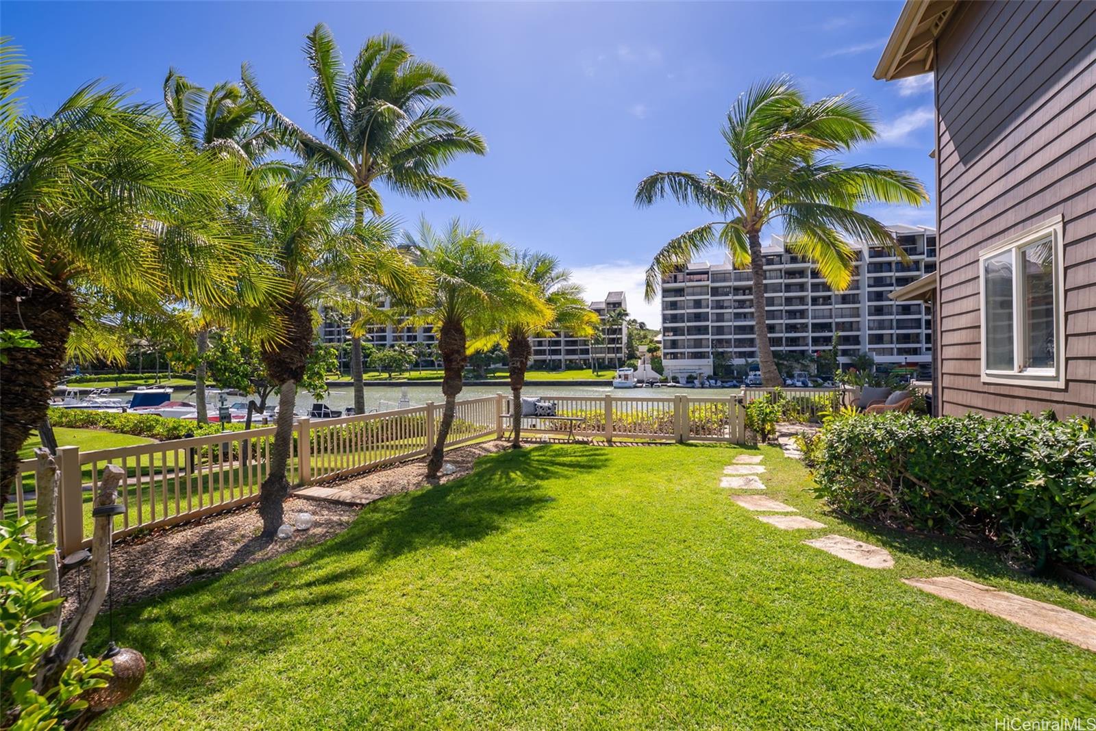 Spacious backyard with direct access to the marina