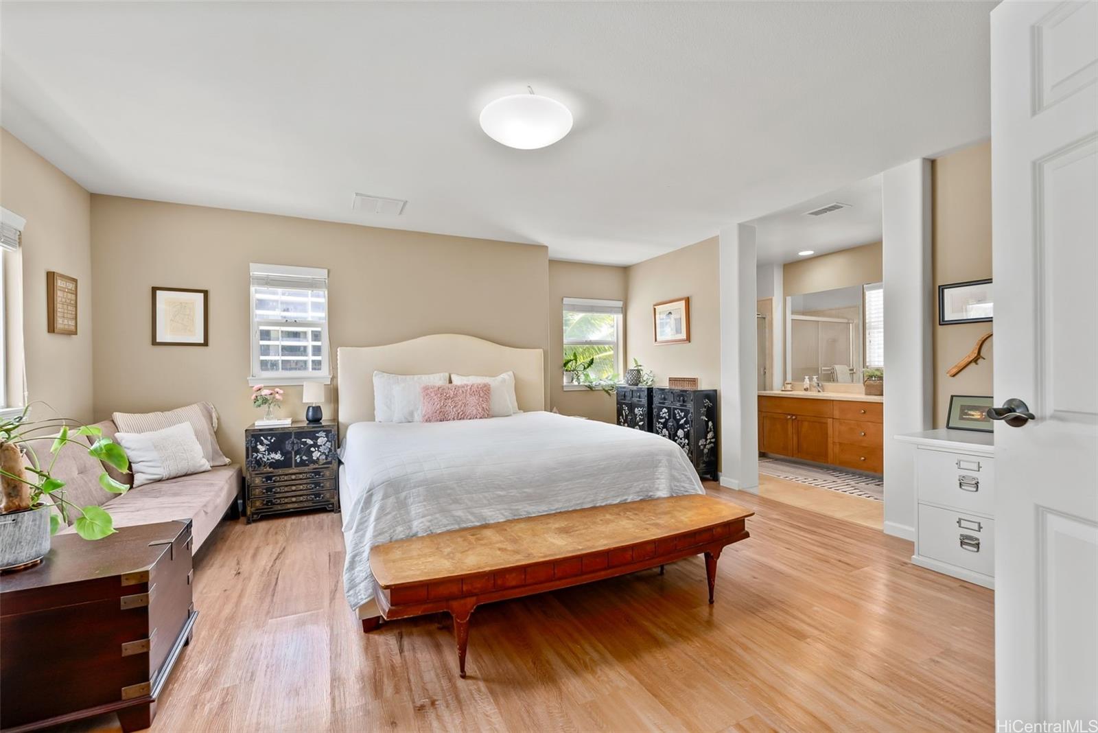 520 Lunalilo Home Road, Unit 310 Honolulu, HI 96825 - Photo 12 of 23 Spacious primary suite