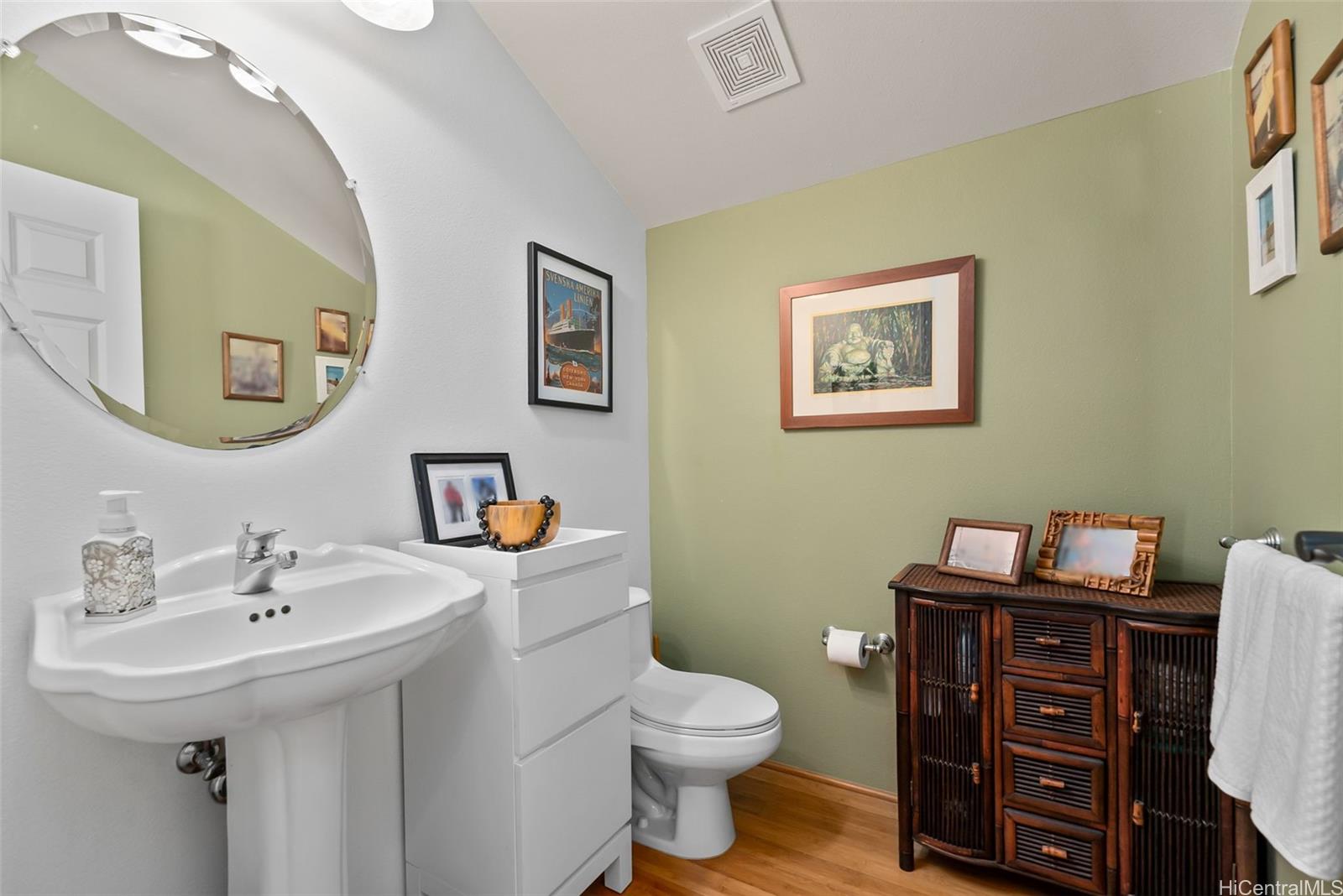 520 Lunalilo Home Road, Unit 310 Honolulu, HI 96825 - Photo 18 of 23 Powder room