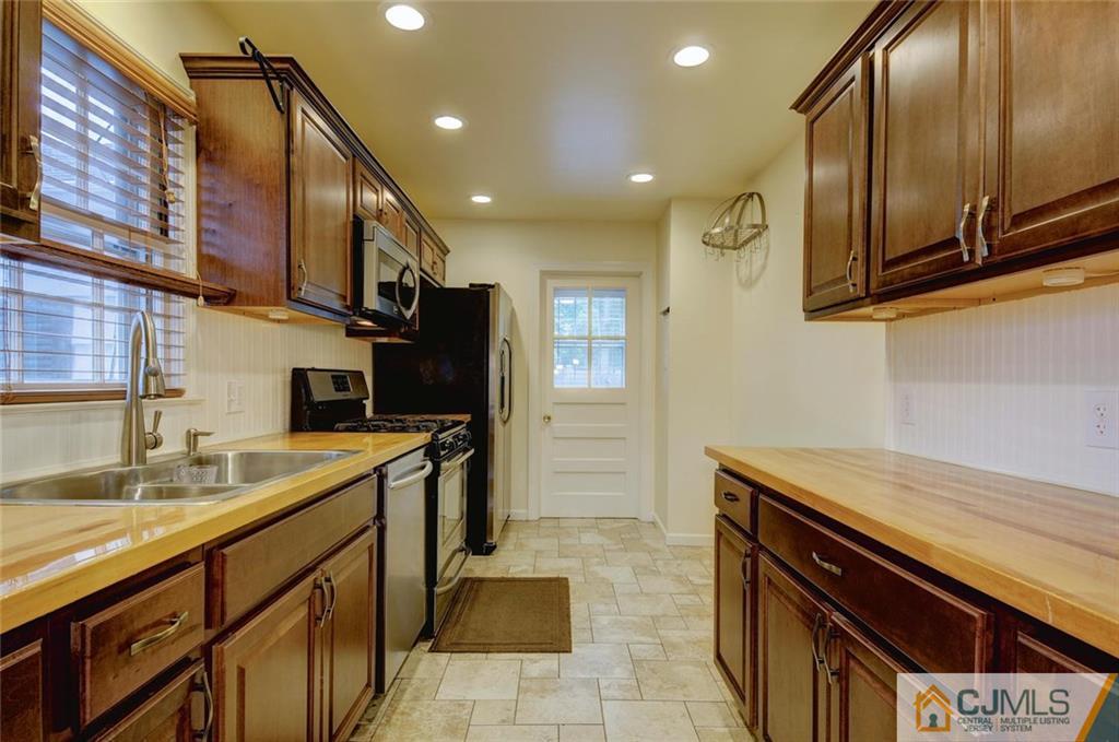 4 Orchard Road Piscataway, NJ 08854 - Photo 9 of 25 Gallery Image 9
