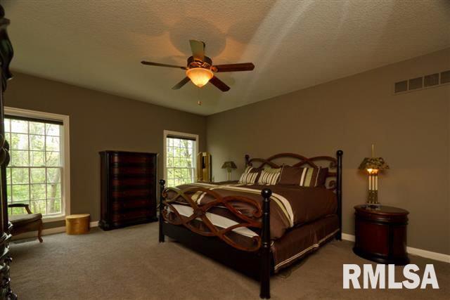 6741 Little Cabin Road Bettendorf, IA 52722 - Photo 8 of 17 Gallery Image 8