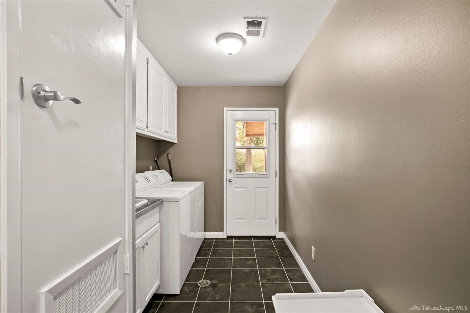 25751 Cumberland Road Tehachapi, CA 93561 - Photo 22 of 49 Gallery Image 22