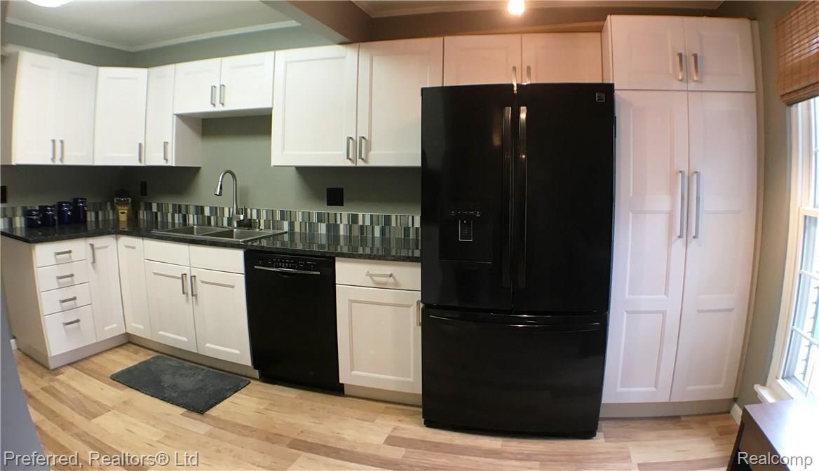 170 Manor Way, Unit 170 Rochester, MI 48309 - Photo 10 of 30 IMG_1745.JPG