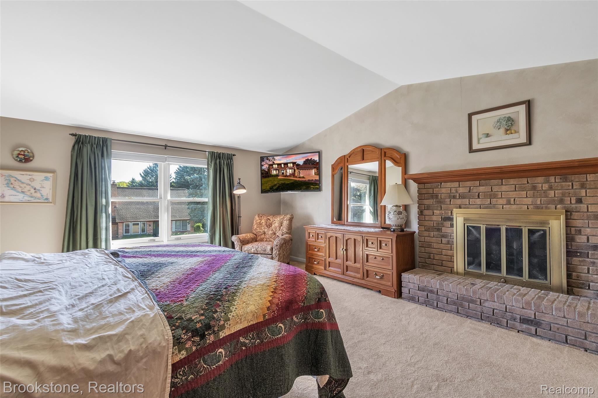 1387 Royal Crescent Street Rochester, MI 48306 - Photo 15 of 33 19-1387-Royal-Crescent-St-WindowSti.jpg