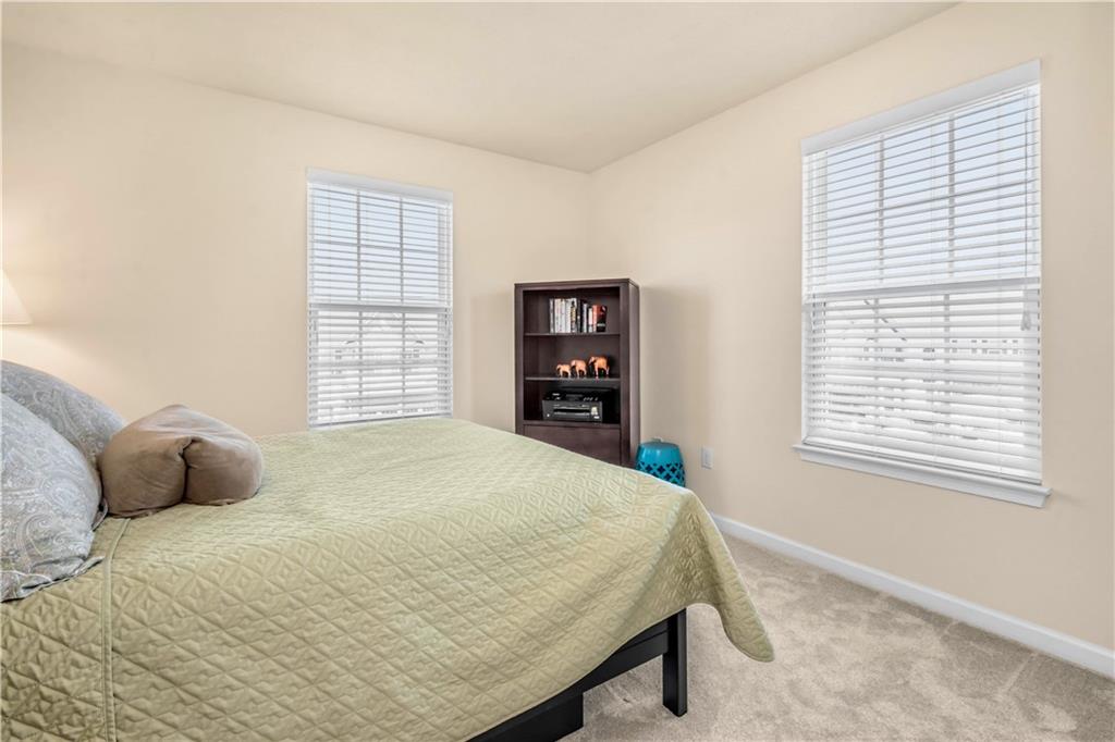 609 Rosecliff Road Wexford, PA 15090 - Photo 17 of 25 Bedroom #2...nicely-sized w/ windows on 2 walls (since this is an end-unit).