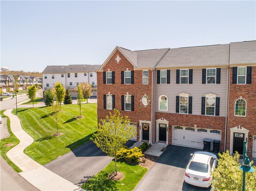 609 Rosecliff Road Wexford, PA 15090 - Photo 5 of 25 Very walkable neighborhood.