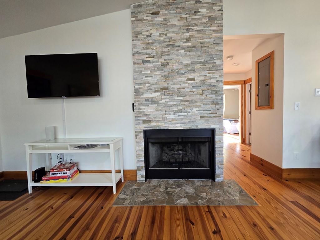 120 Claw Run Murphy, NC 28906 - Photo 13 of 40 Convenience of Gas Logs