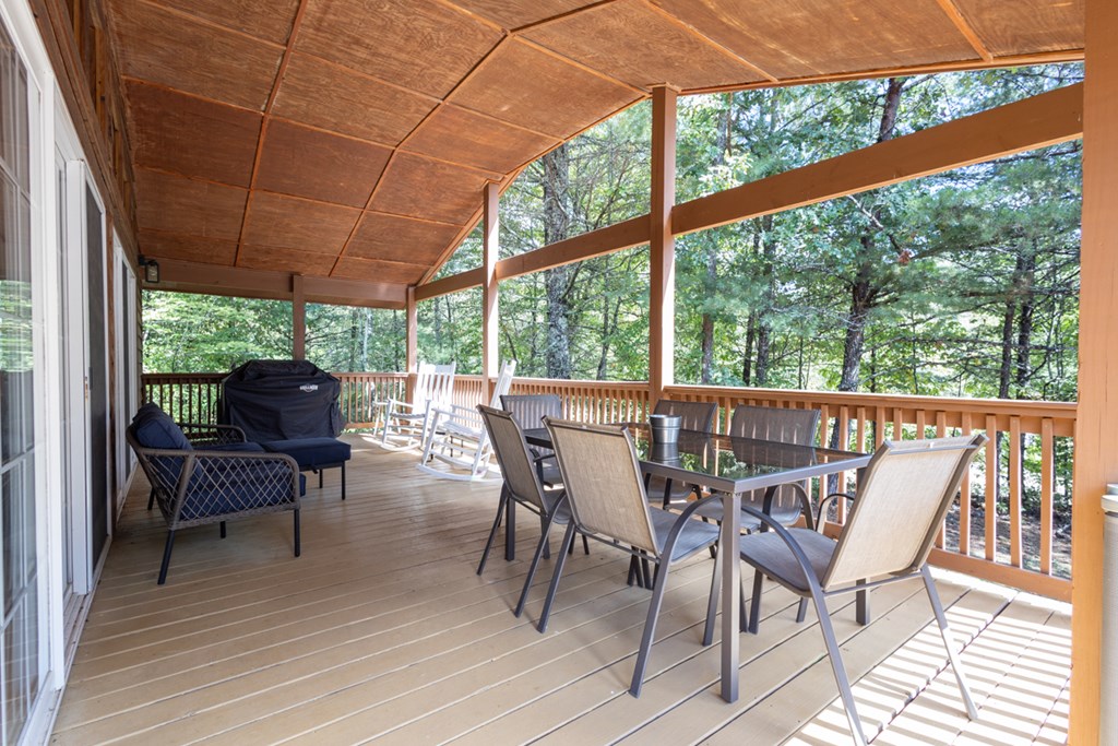 120 Claw Run Murphy, NC 28906 - Photo 4 of 40 Large Covered Deck for Outdoor Grilling!