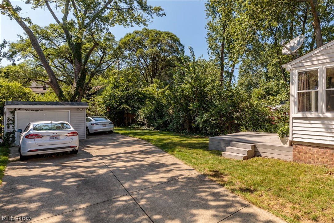 1224 Winston Road Cleveland, OH 44121 - Photo 30 of 35