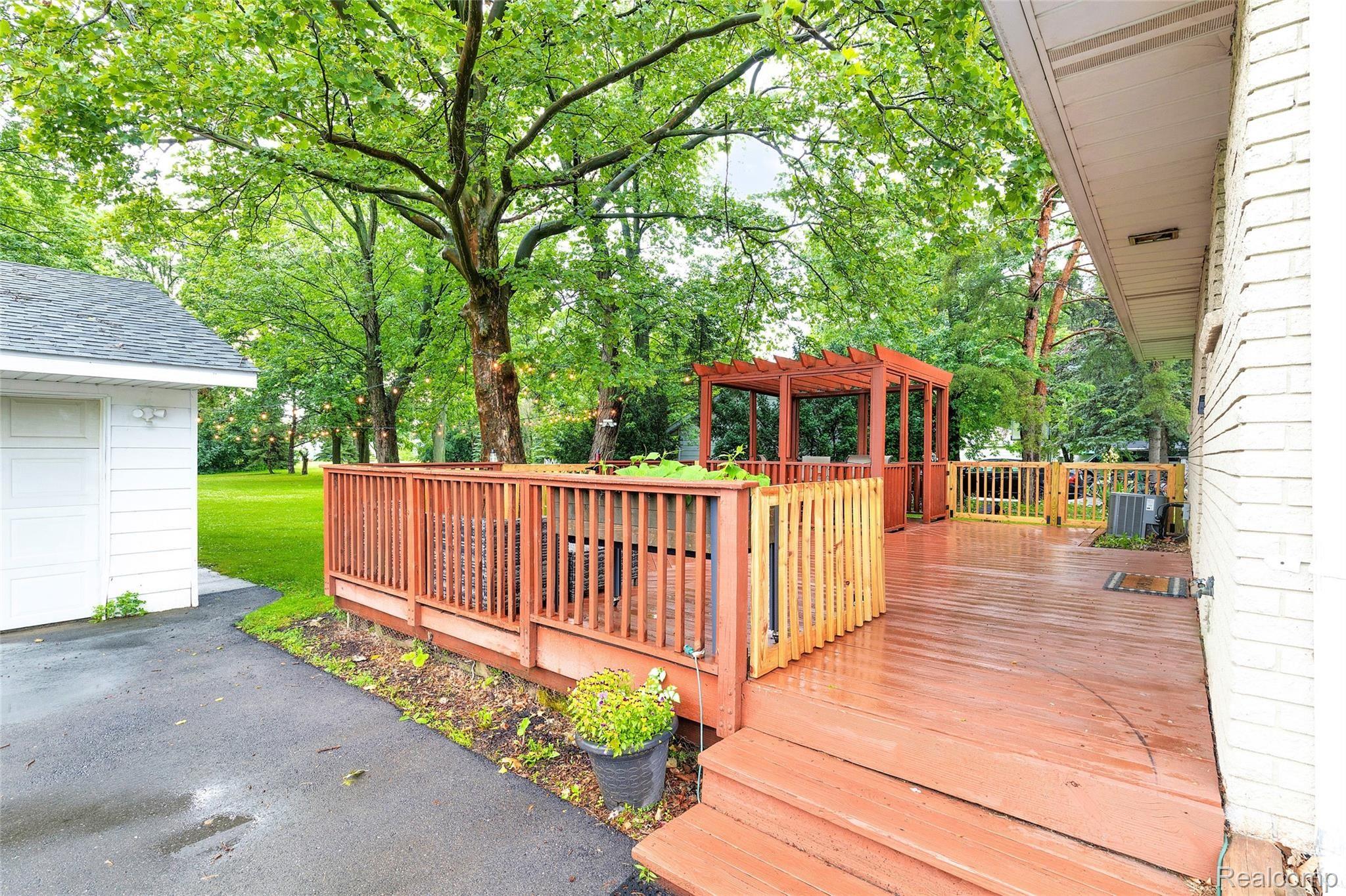 2780 Wisconsin Road Troy, MI 48083 - Photo 32 of 39 MLS-32.jpg