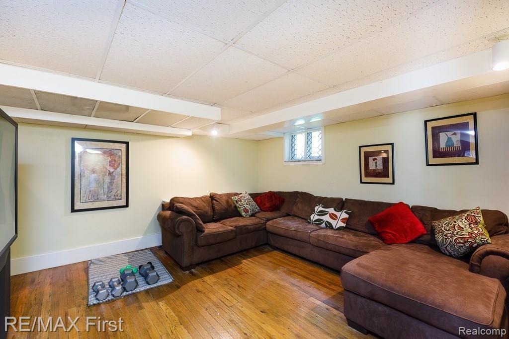 1845 Hawthorne Road Grosse Pointe, MI 48236 - Photo 20 of 26 1845-Hawthorne-Road-021.jpg