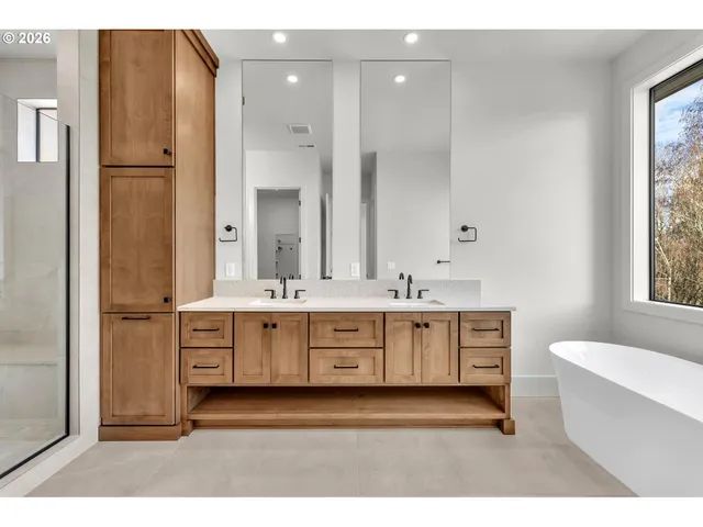 $1,299,990 | 15008 Northwest 13th Avenue, Vancouver, WA 98685