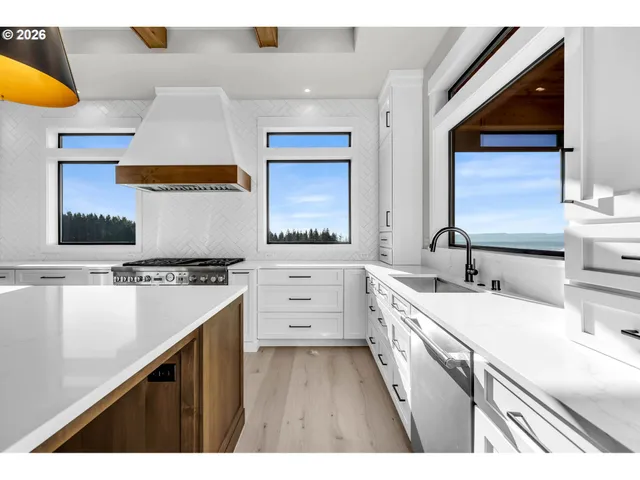 $1,299,990 | 15008 Northwest 13th Avenue, Vancouver, WA 98685