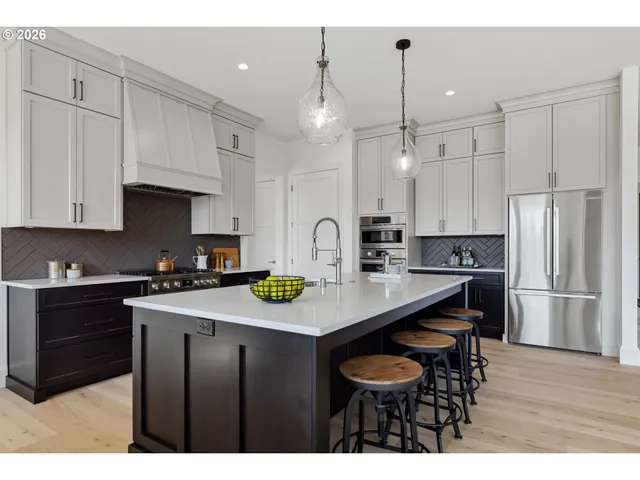 $1,299,990 | 15008 Northwest 13th Avenue, Vancouver, WA 98685