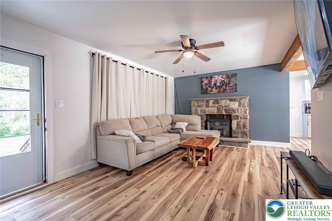 3279 Beech Ridge Drive Pocono Summit, PA 18346 - Photo 4 of 27