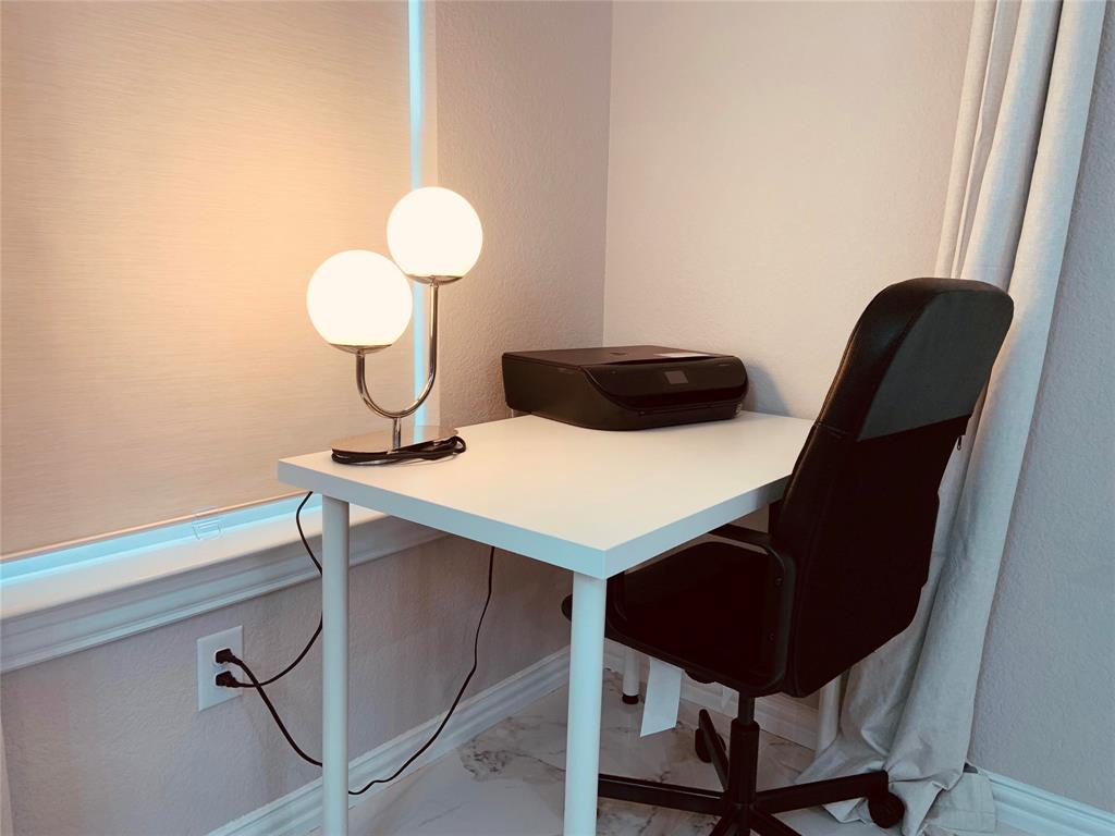 1500 Missouri Avenue Fort Worth, TX 76104 - Photo 19 of 19 Desk