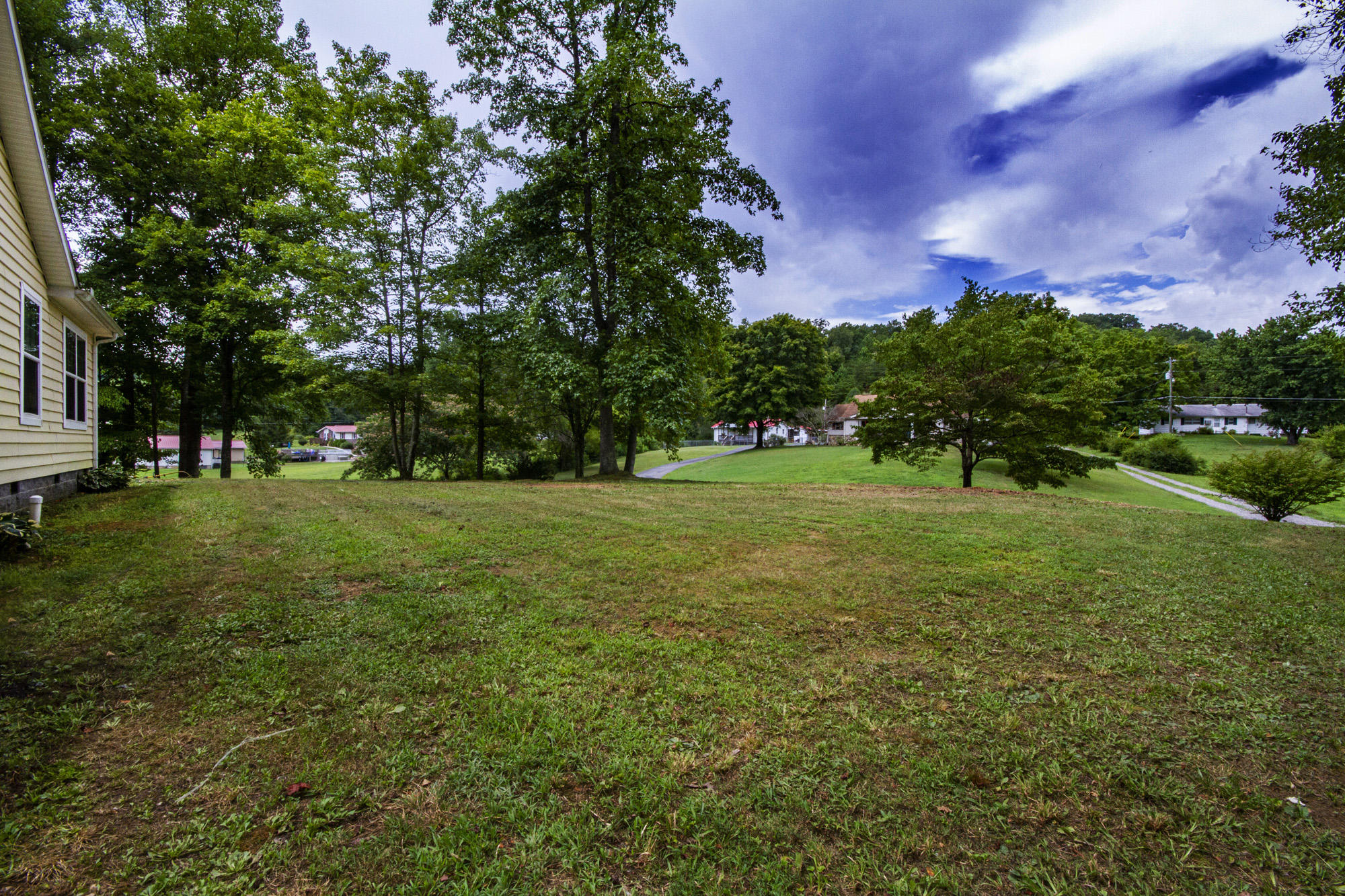 155 Batley Loop Road Clinton, TN 37716 - Photo 3 of 39 IMG_0004